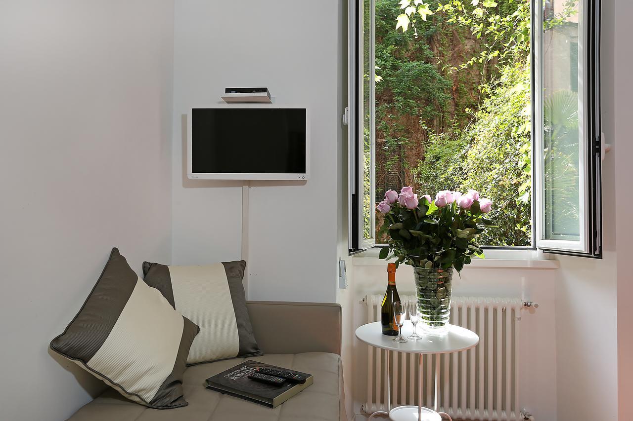 Bed and Breakfast Domus Croce Rom Exterior foto